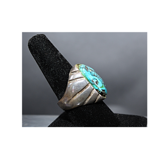 Vintage Navajo Ring with Magnificent Turquoise Stone